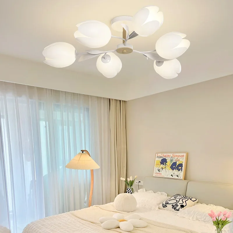 花のデザインのシャンデリアモダンな寝室の LED シーリング - Interior Design Kitchen Modern のレビューと価格